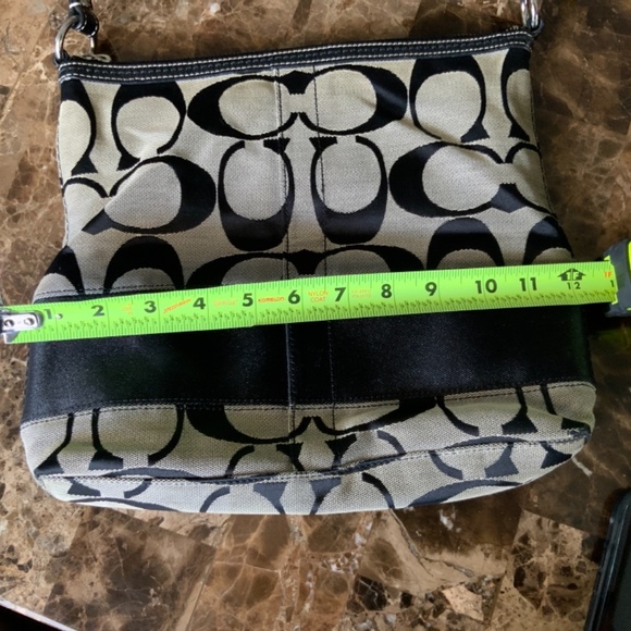 Handbag - Picture 2 of 5